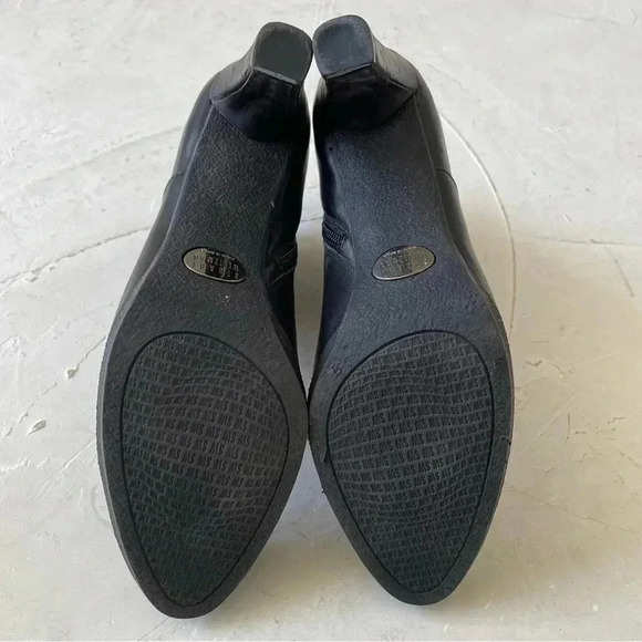 Stuart Weitzman Black Leather Back Zip Ankle Boots Booties Size 5.5M - Picture 8 of 11